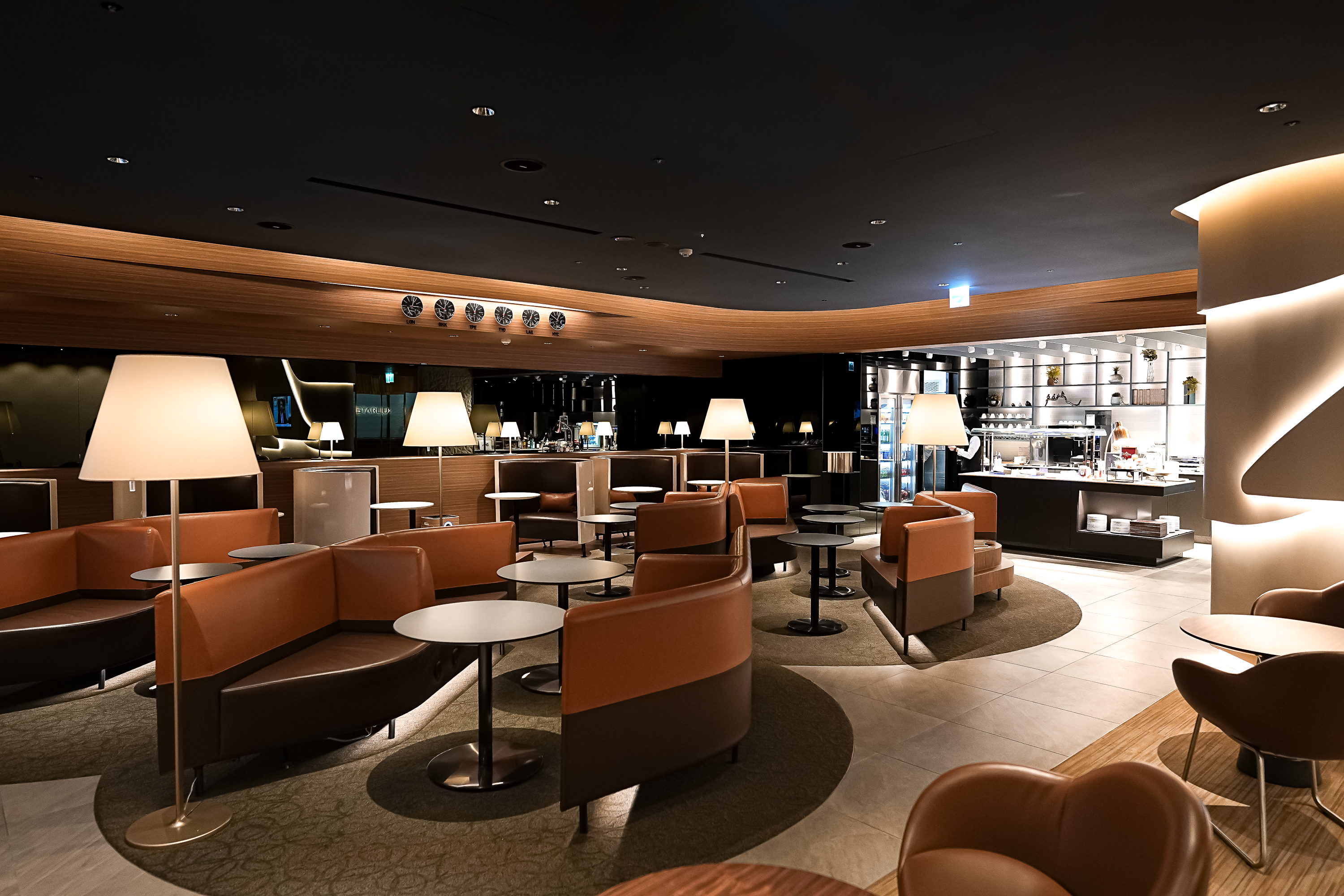 Auxiliary Image: The interior of the GALATIC Lounge in Taoyuan Airport.