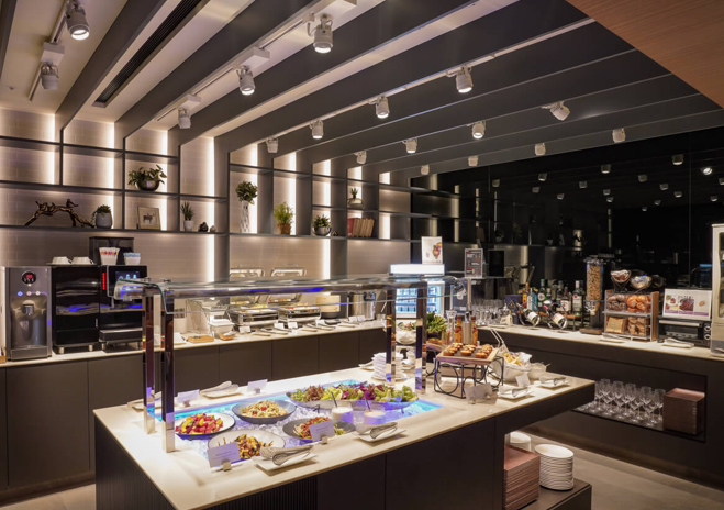 Auxiliary Image: The fine dining of the GALATIC Lounge in Taoyuan Airport.